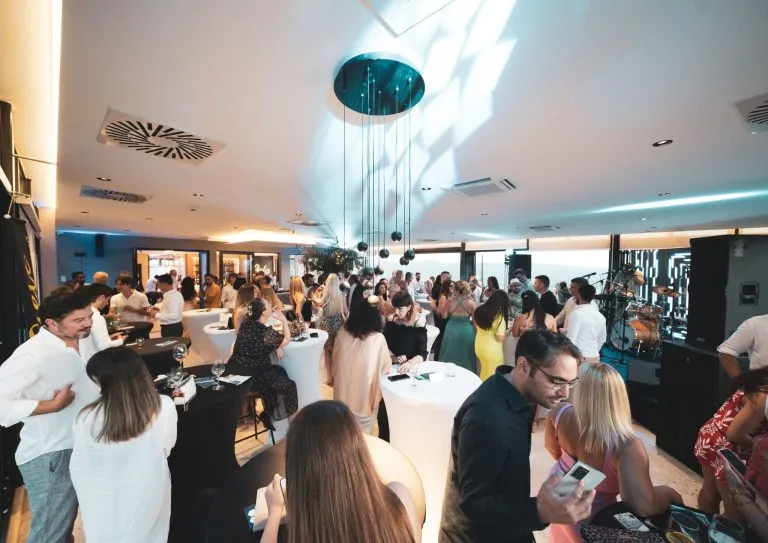 Cielo Restaurant Cielo rooftop bar restaurant royal blue 4
